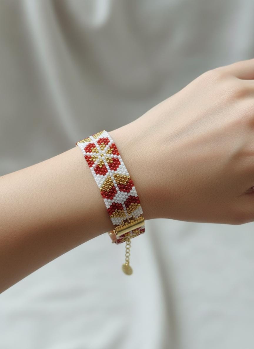 Miyuki bracelet with rose gold floral pattern | Handmade beaded bracelet | Boho jewelry | Gift for her